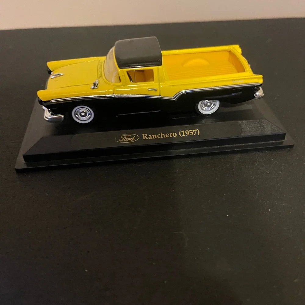 Ford Ranchero 1957 Black Yellow Truck Car Pickup Die Cast Model Toy Collectable - Picture 3 of 5